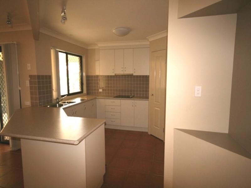 11 Emperor Drive, Redland Bay QLD 4165