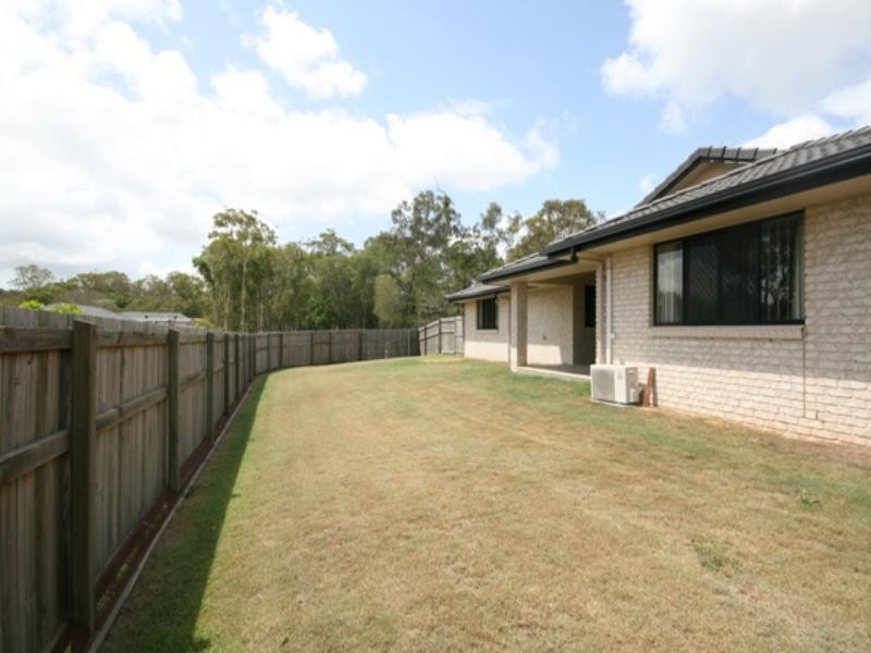 11 Emperor Drive, Redland Bay QLD 4165