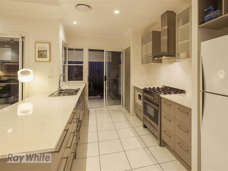 87 Penzance Drive, Redland Bay QLD 4165