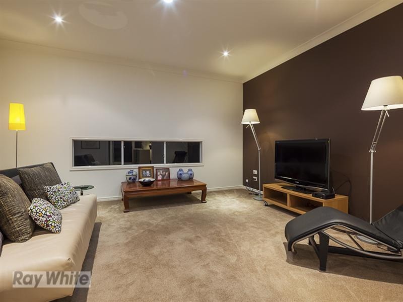 87 Penzance Drive, Redland Bay QLD 4165