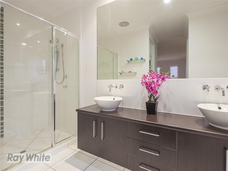 87 Penzance Drive, Redland Bay QLD 4165