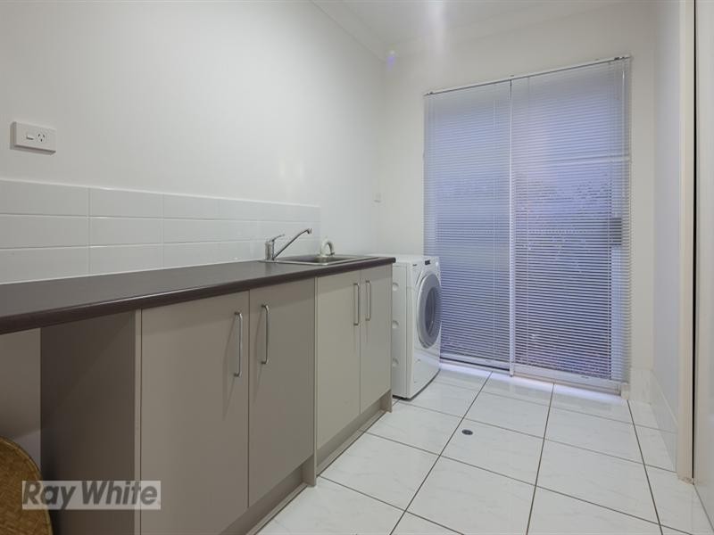87 Penzance Drive, Redland Bay QLD 4165