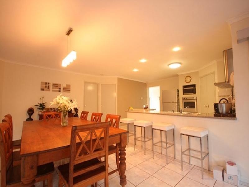 5 Roger Court, Redland Bay QLD 4165