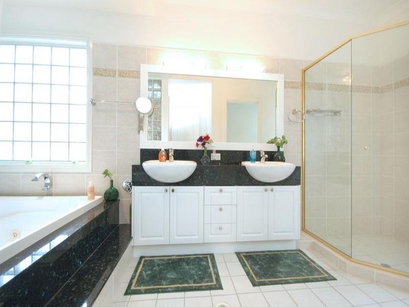 1 Haydon Court, Victoria Point QLD 4165