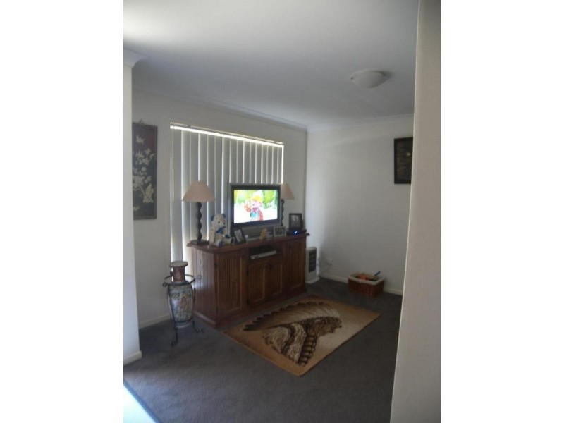 8 Green Place, Redland Bay QLD 4165