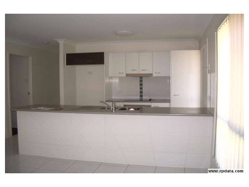 8 Green Place, Redland Bay QLD 4165