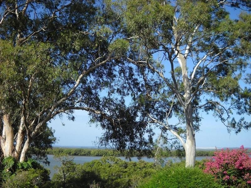 8 Vine Street, Redland Bay QLD 4165