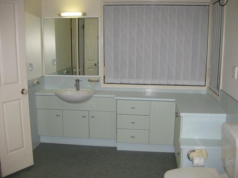 8 Vine Street, Redland Bay QLD 4165