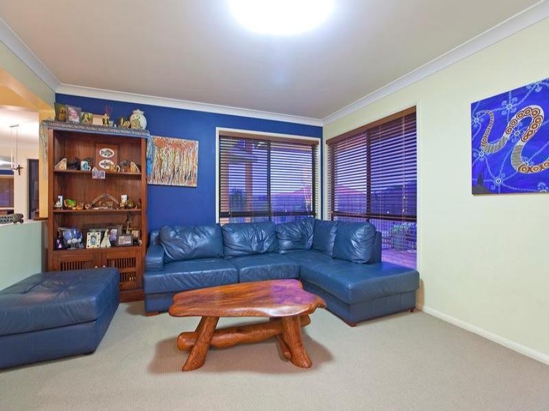 10 Torquay Road, Redland Bay QLD 4165