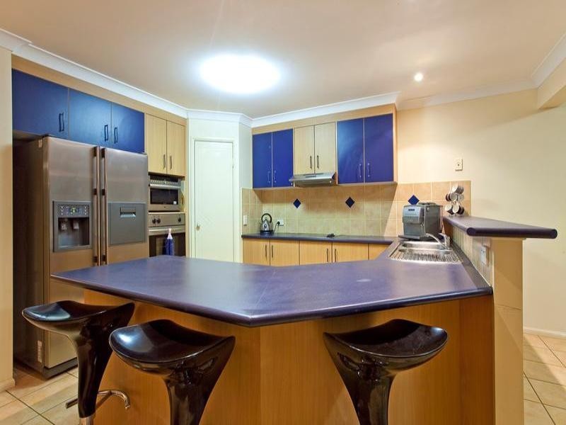 10 Torquay Road, Redland Bay QLD 4165