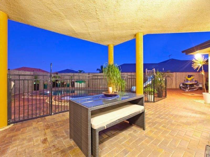 10 Torquay Road, Redland Bay QLD 4165