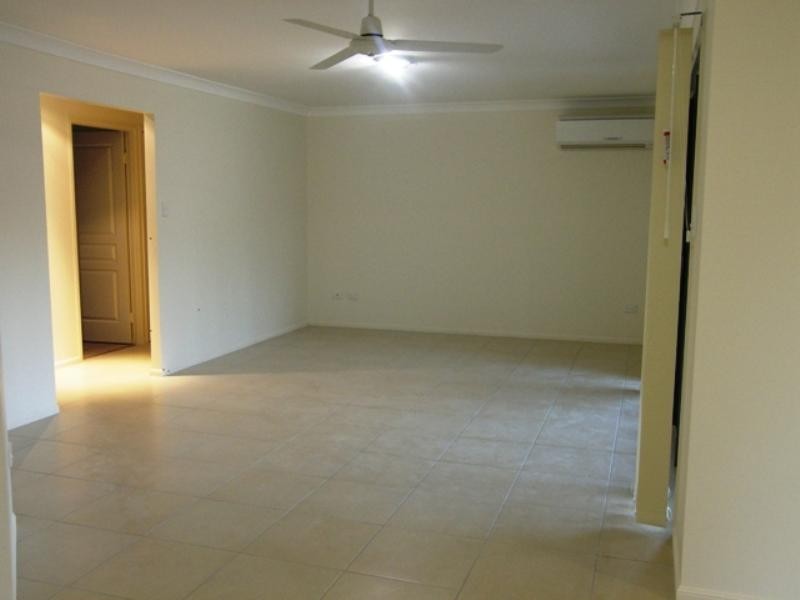 6 Scampi Place, Redland Bay QLD 4165