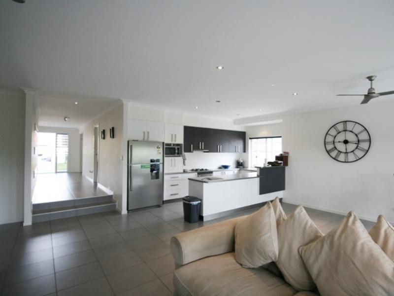 46 Ebony Crescent, Redland Bay QLD 4165