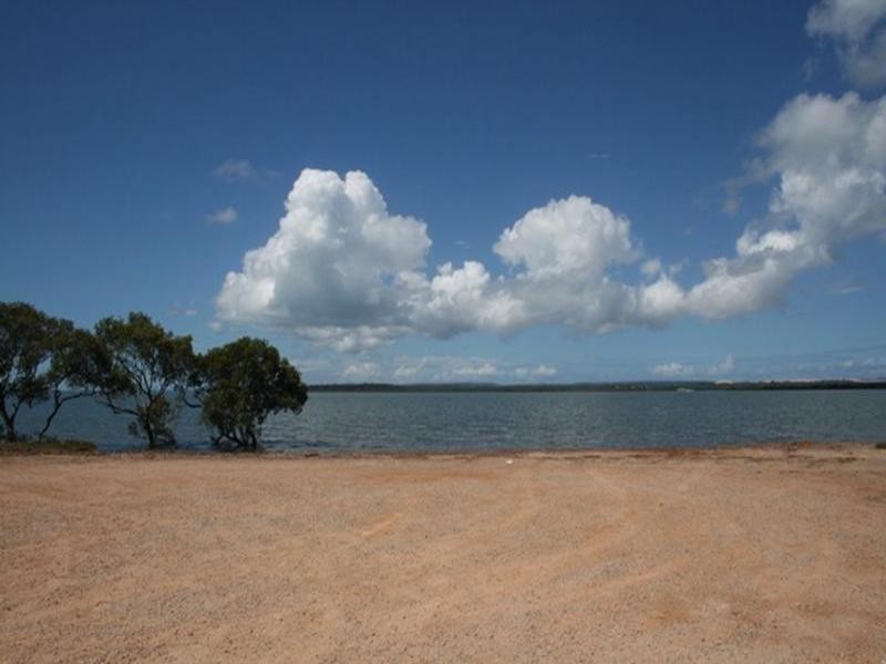 8 Newcomb Court, Redland Bay QLD 4165