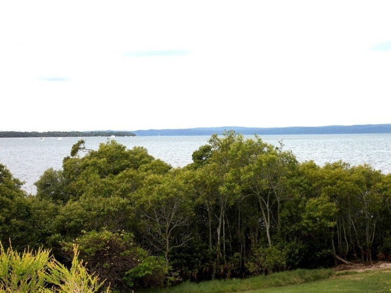 11 Esplanade, Redland Bay QLD 4165