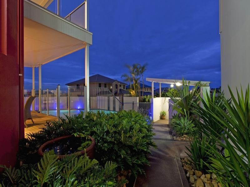 27 Huntly Place, Redland Bay QLD 4165