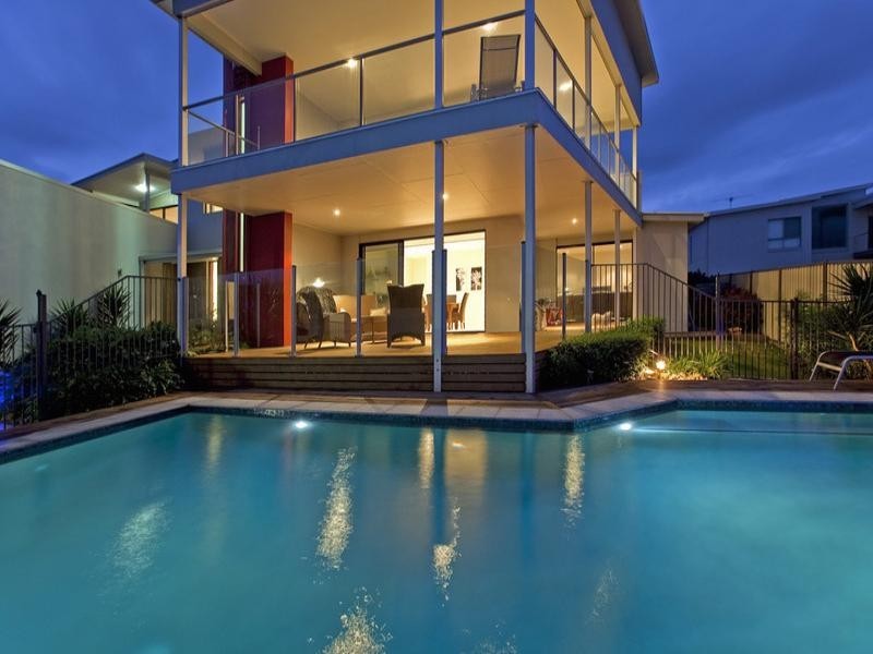 27 Huntly Place, Redland Bay QLD 4165