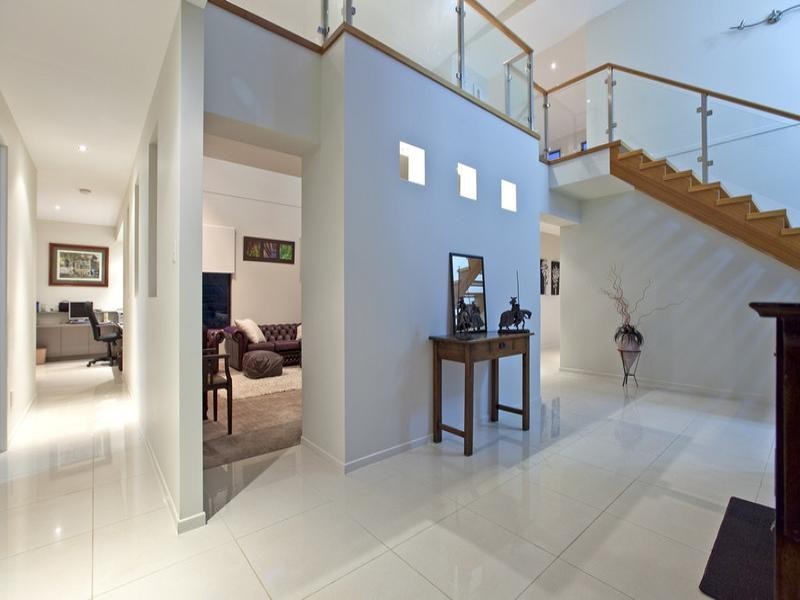 27 Huntly Place, Redland Bay QLD 4165
