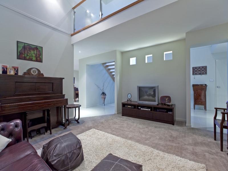 27 Huntly Place, Redland Bay QLD 4165