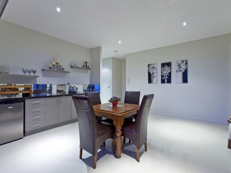 27 Huntly Place, Redland Bay QLD 4165