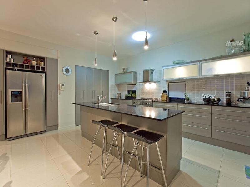 27 Huntly Place, Redland Bay QLD 4165