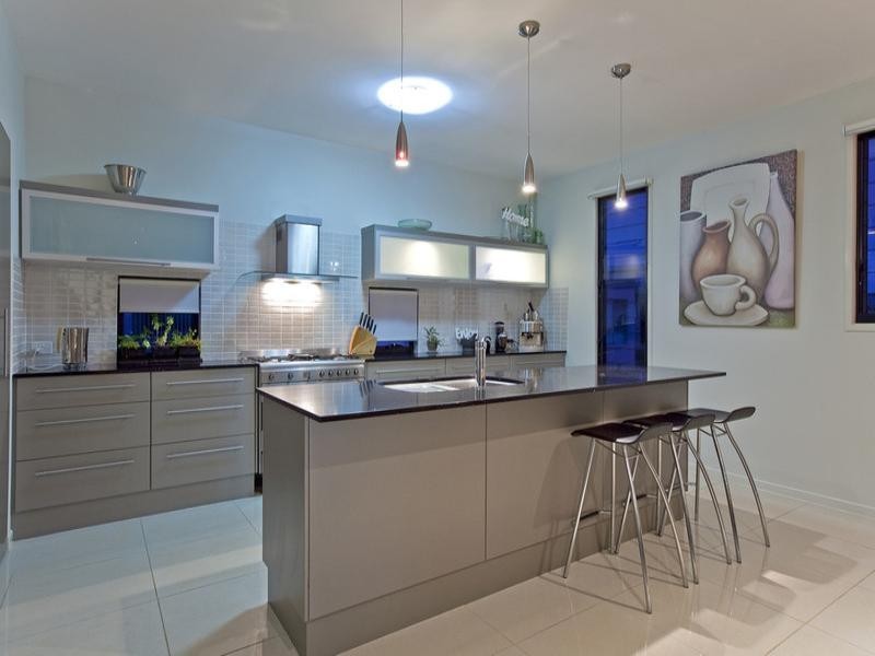 27 Huntly Place, Redland Bay QLD 4165