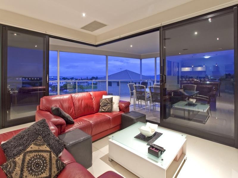 27 Huntly Place, Redland Bay QLD 4165