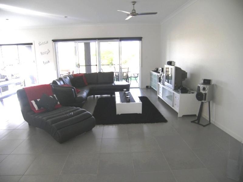 46 Ebony Crescent, Redland Bay QLD 4165