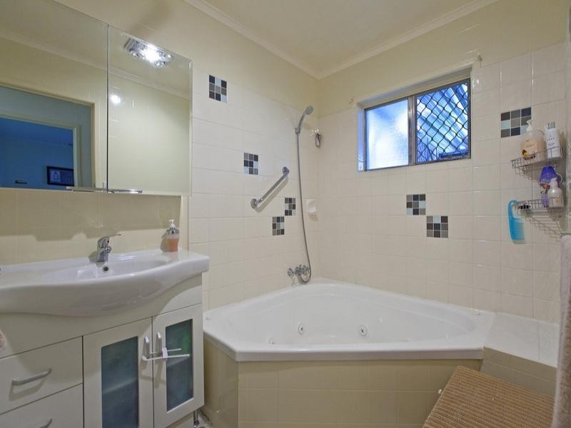 22 Beatty Road, Thorneside QLD 4158