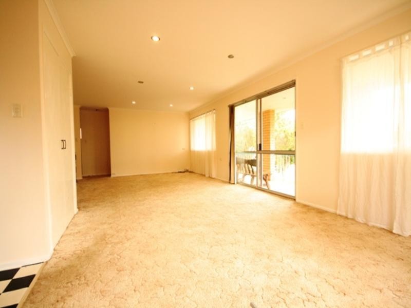 31 Torquay Road, Redland Bay QLD 4165