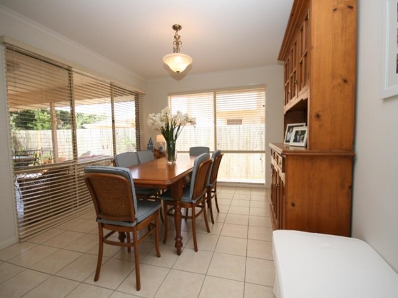 6 Seagrass Place, Redland Bay QLD 4165