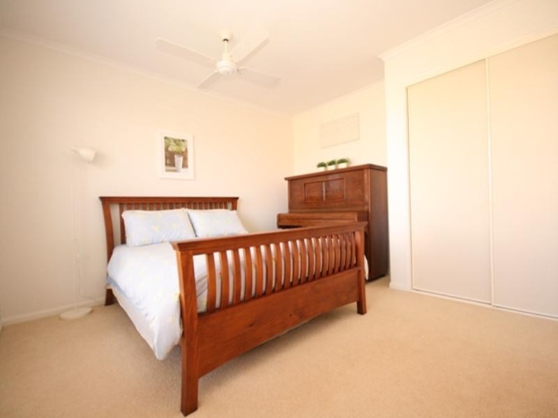 6 Seagrass Place, Redland Bay QLD 4165