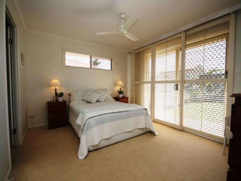 6 Seagrass Place, Redland Bay QLD 4165