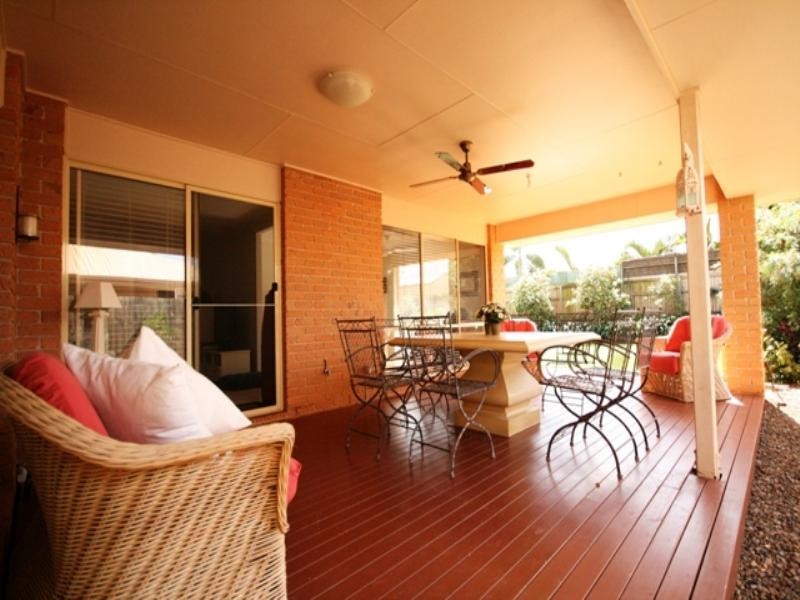 6 Seagrass Place, Redland Bay QLD 4165