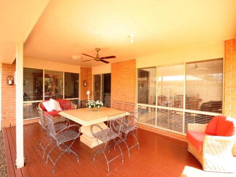 6 Seagrass Place, Redland Bay QLD 4165