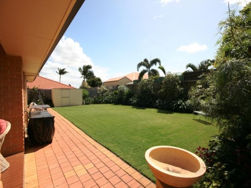6 Seagrass Place, Redland Bay QLD 4165