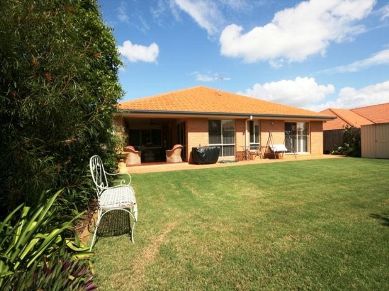 6 Seagrass Place, Redland Bay QLD 4165