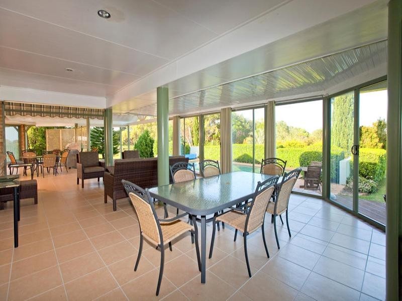 128 Woodlands Drive, Thornlands QLD 4164