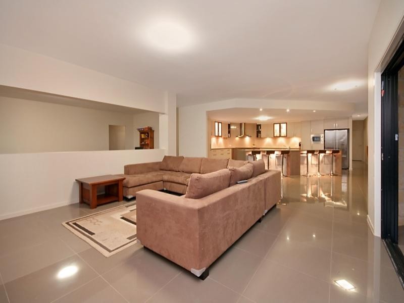 70-72 Emperor Drive, Redland Bay QLD 4165