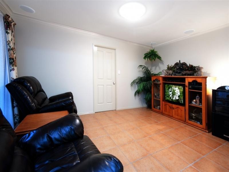 33 Aquila Street, Redland Bay QLD 4165