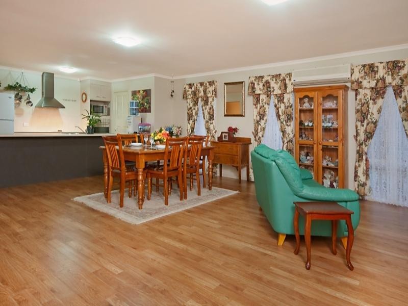 33 Aquila Street, Redland Bay QLD 4165