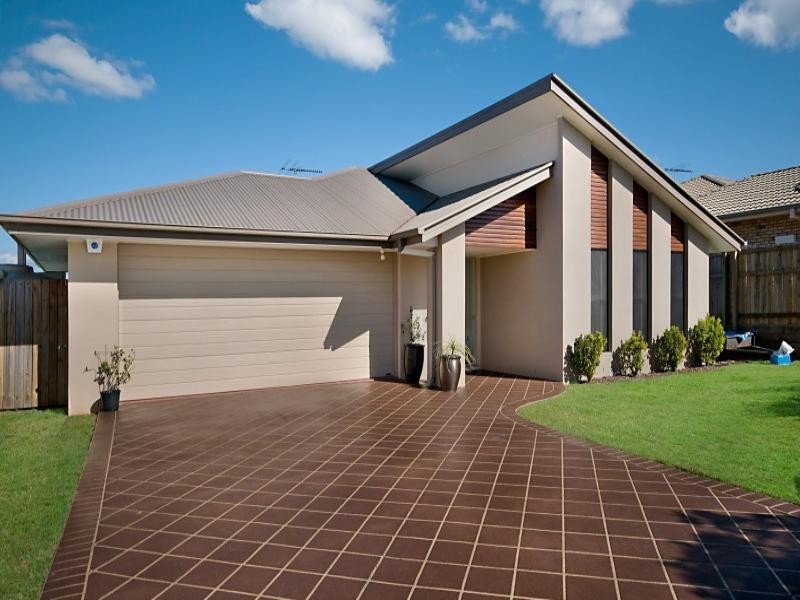 24 Aquila Street, Redland Bay QLD 4165