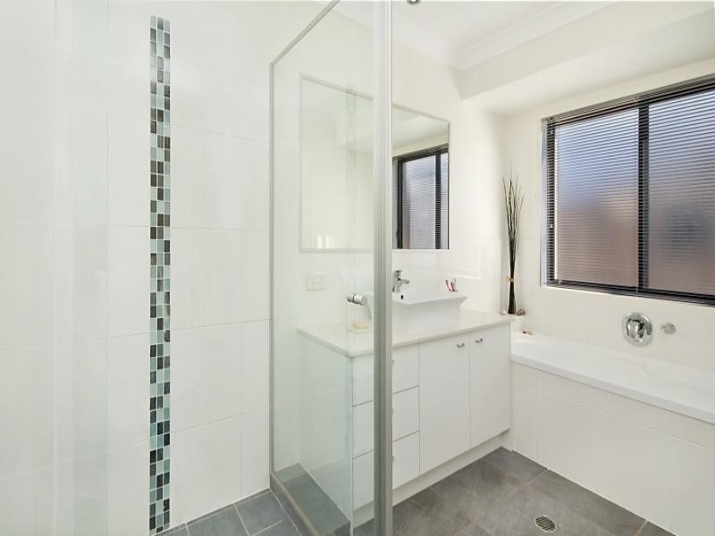 24 Aquila Street, Redland Bay QLD 4165
