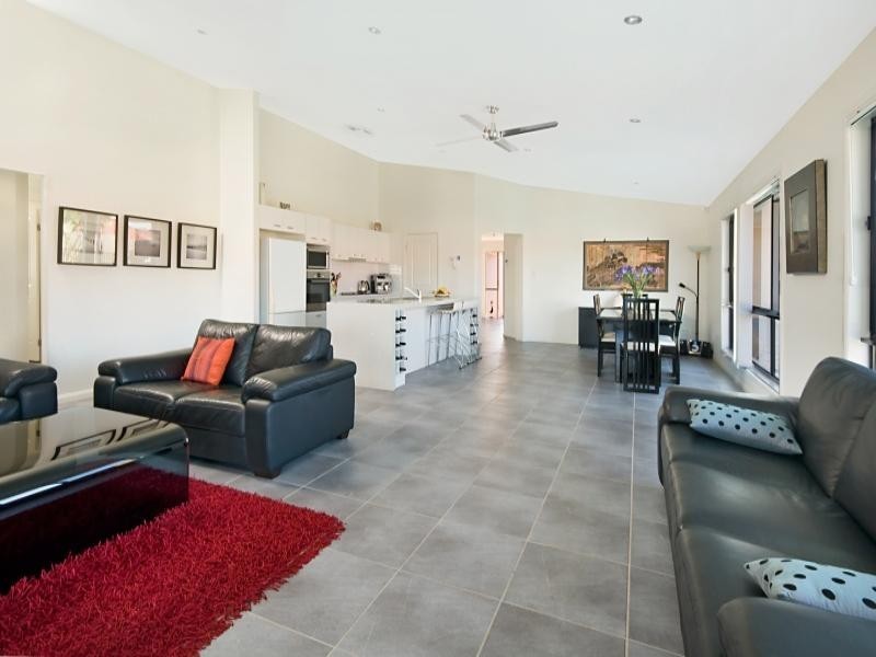 24 Aquila Street, Redland Bay QLD 4165
