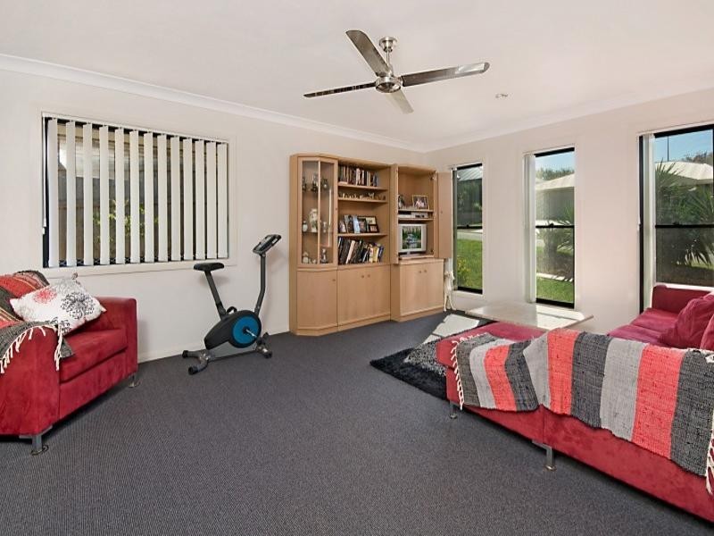 24 Aquila Street, Redland Bay QLD 4165