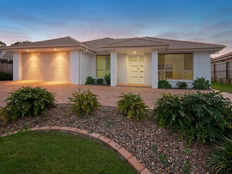 14 Forrest Street, Redland Bay QLD 4165