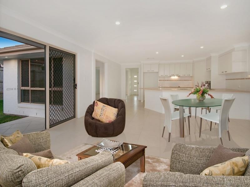 14 Forrest Street, Redland Bay QLD 4165