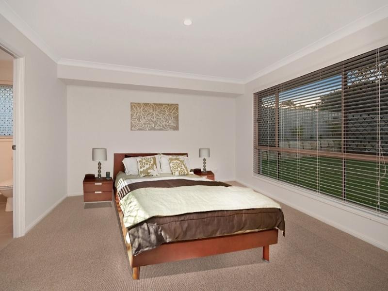 14 Forrest Street, Redland Bay QLD 4165