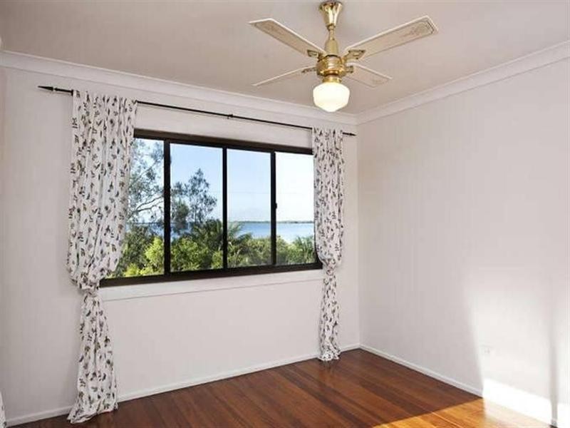 1 Junee Street, Redland Bay QLD 4165