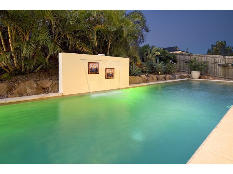 5 Brampton Close, Redland Bay QLD 4165